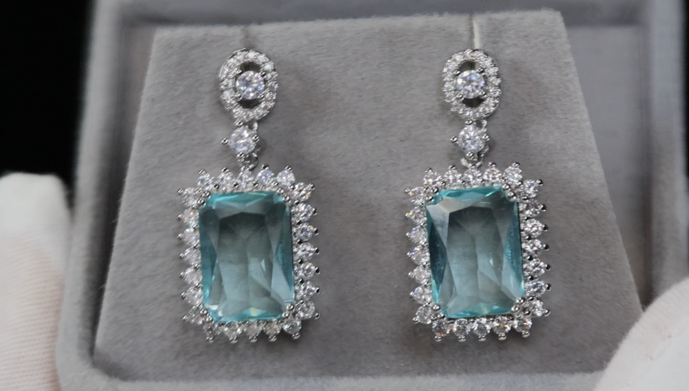
            
                Load image into Gallery viewer, Womens blue diamond earrings
            
        