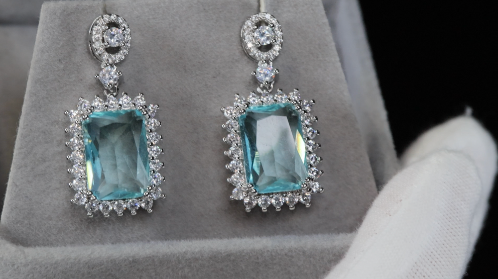 
            
                Load image into Gallery viewer, Womens blue diamond earrings
            
        