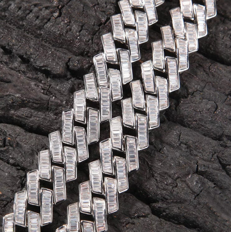 
            
                Load image into Gallery viewer, Big Iced Out Chain
            
        