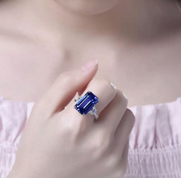 
            
                Load image into Gallery viewer, Sapphire Blue Diamond Ring | Blue Diamond Engagement Ring
            
        
