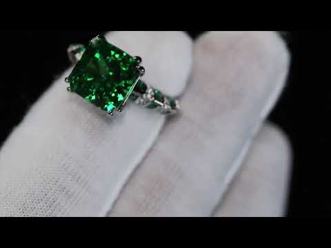 
            
                Load and play video in Gallery viewer, Womens Green Diamond Ring | Green Diamond Engagement Ring
            
        