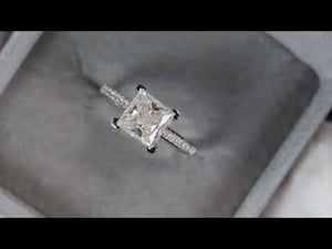 
            
                Load and play video in Gallery viewer, Womens Princess Cut Moissanite Diamond Ring
            
        