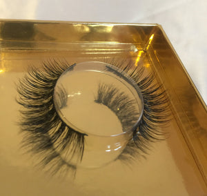close up of mink lashes