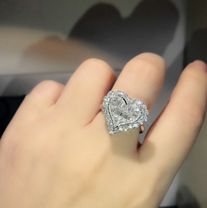 
            
                Load image into Gallery viewer, heart ring engagement
            
        