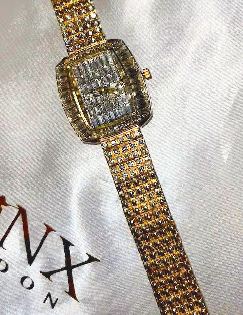 
            
                Load image into Gallery viewer, gold watch for women
            
        