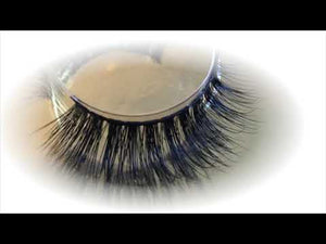 
            
                Load and play video in Gallery viewer, DIVA | Magnetic Lashes | Magnetic Lashes with Eyeliner
            
        