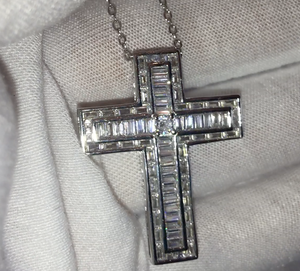 
            
                Load image into Gallery viewer, iced out cross chain for men
            
        