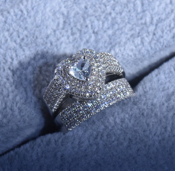 Love Ringing Out Iced Out Ring / heart Ring / Womens Iced Out Ring, Engagement Ring, et ...