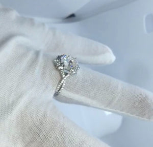 
            
                Load image into Gallery viewer, Moissanite Wedding Ring
            
        