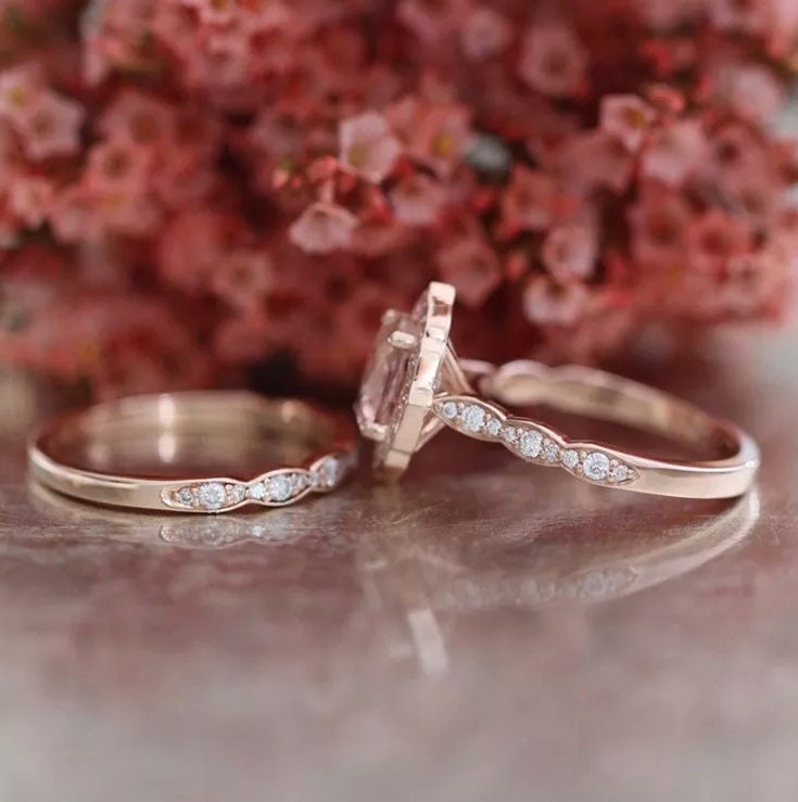Rose Gold ring | Oval Diamond Shape Ring | Rose Gold Round Diamond ring | Rose Gold Ring with Diamonds | Womens Rose Gold Ring | Halo Ring