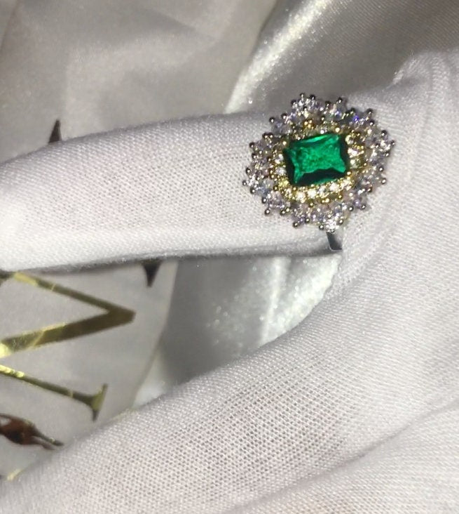 Emerald Engagement Ring | Green Diamond Ring | Emerald Green Diamond Ring