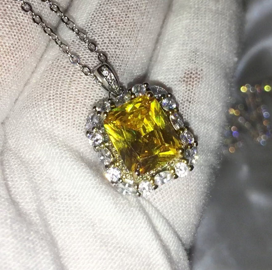 
            
                Load image into Gallery viewer, Emerald Diamond Necklace | Womens Emerald Necklace | Emerald Necklace | Yellow Diamond Pendant | Yellow Diamond Necklace | Emerald Pendant
            
        