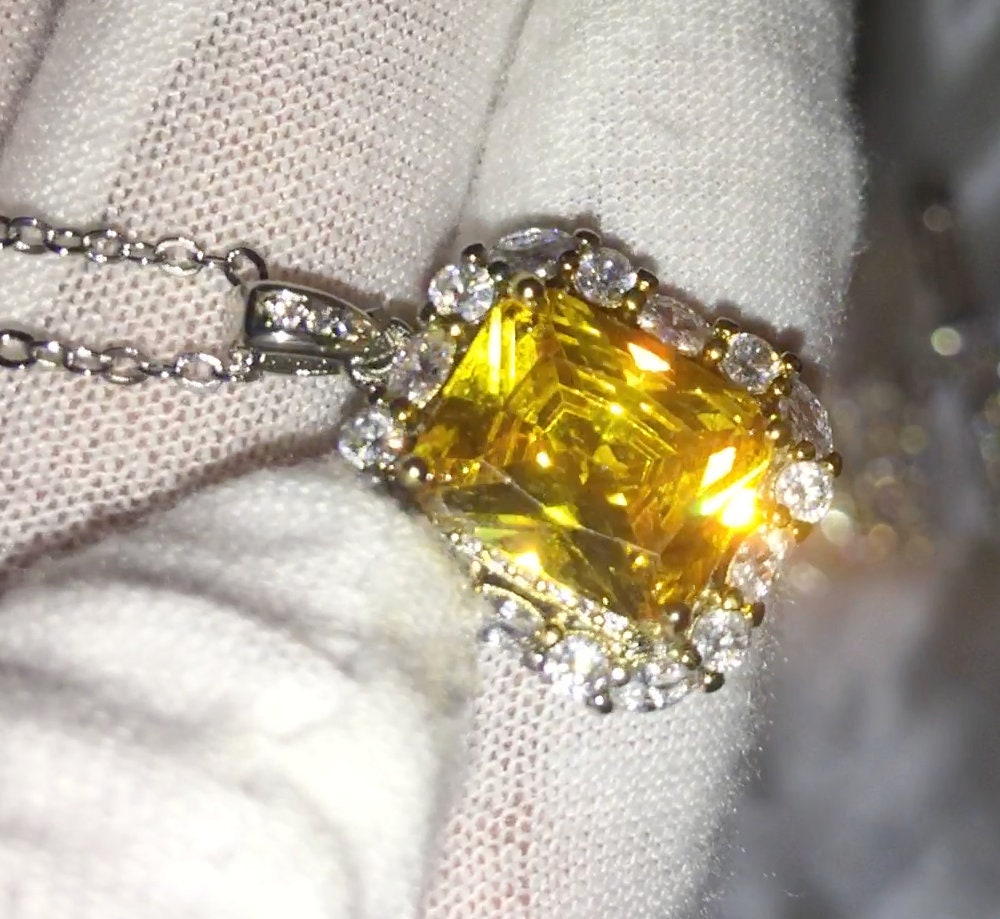 
            
                Load image into Gallery viewer, Emerald Diamond Necklace | Womens Emerald Necklace | Emerald Necklace | Yellow Diamond Pendant | Yellow Diamond Necklace | Emerald Pendant
            
        