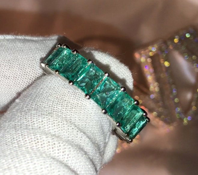 Eternity Ring | Green Diamond Ring | TennisRing