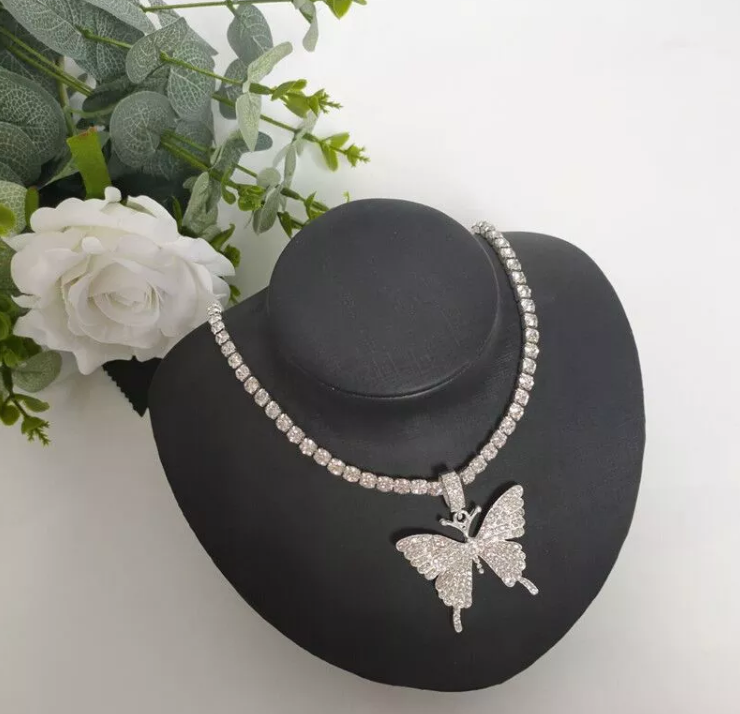 
            
                Load image into Gallery viewer, silver butterfly necklace
            
        