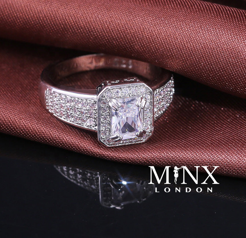 
            
                Load image into Gallery viewer, Womens Diamond Ring
            
        
